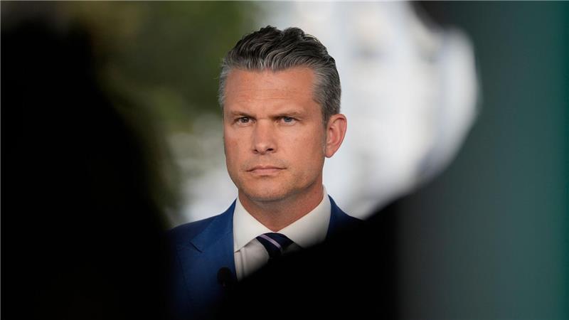 Steht wegen seines Handels in der Kritik: Pentagon-Chef Pete Hegseth. (Archivfoto)