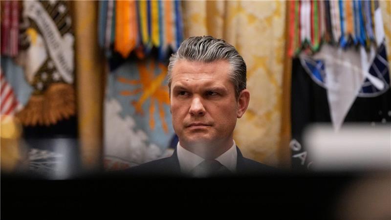 Steht wegen verschiedener Angelegenheiten in der Kritik - Pentagon-Chef Hegseth. (Archivbild)