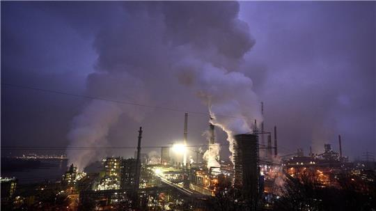 Steigende Energiepreise treffen die von Rohstoffimporten abhängige deutsche Wirtschaft besonders. (Archivbild)