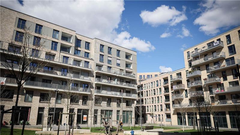 Wohnungen werden größer – trotz angespannter Lage in Städten Steigende Immobilienpreise und Wohnungsmangel treiben die Menschen in Deutschland um (Archivbild)