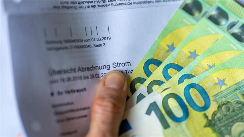 Steigende Kosten etwa für Energie belasten vor allem Menschen mit kleinem Einkommen.