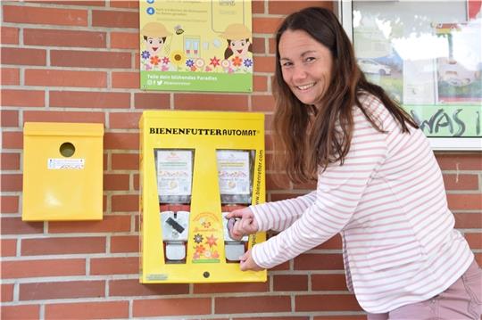 Steinkirchens Bürgermeisterin Sonja Zinke entdeckte den Automaten in einem Newsletter. Foto: Battmer (Archiv)