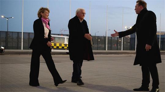 Steinmeier brach am frühen Morgen nach China auf.