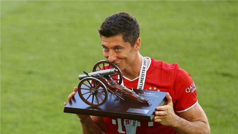 Kane verrät: So jage ich den Lewandowski-Rekord Stellte den Rekord auf: Ex-Bayern-Stürmer Lewandowski. (Archivbild)