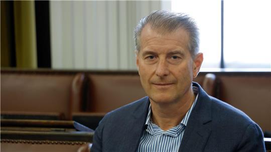 Stephan Hensel, der Ex-Mann von Christina Block, wird vor Gericht von ihrem Verteidiger befragt. 