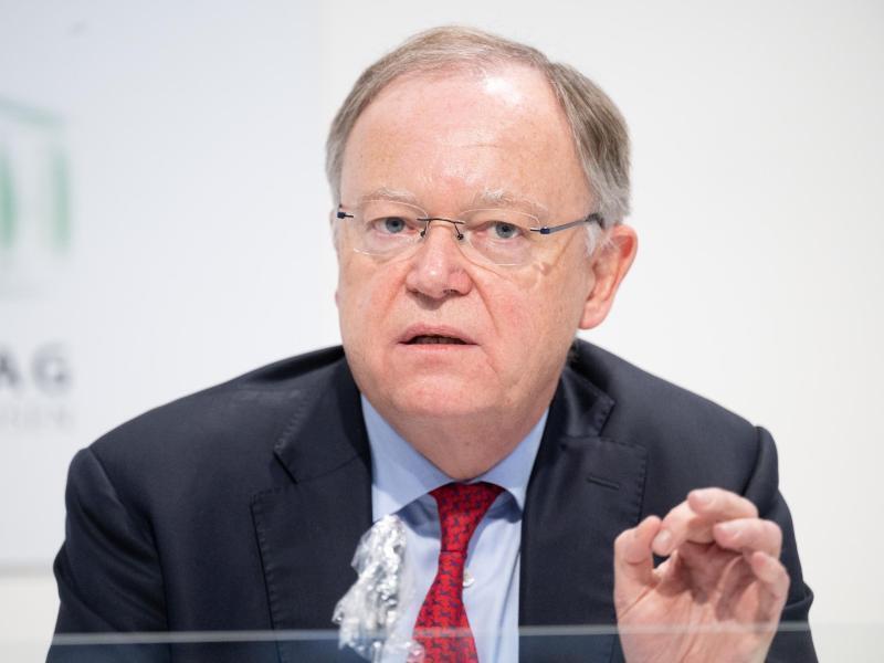 Niedersachsen verlängert Winterruhe bis 23. Februar Stephan Weil (SPD), Ministerpräsident Niedersachsen, spricht. Foto: Julian Stratenschulte/dpa