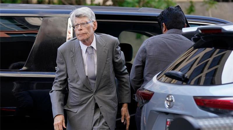 Los Angeles zwischen Flammen und Neubeginn Stephen King fordert die Absage der Oscar-Verleihung.