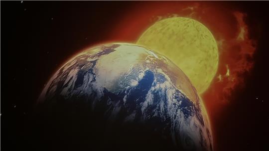 Sterbende Sonne verschlingt die Erde im Planetarium in Grünendeich. In der Realität ist das zum Glück erst in fünf Milliarden Jahren der Fall.