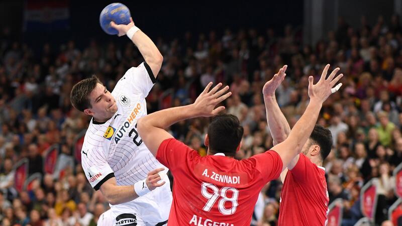 Olympia rückt näher: DHB-Team mit Auftaktsieg gegen Algerien Steuerte zum Sieg gegen Algerien zehn Tore bei: Renars Uscins (l).