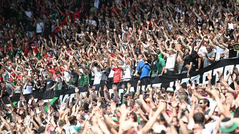 Stimmung auf der Tribübe in Hannover