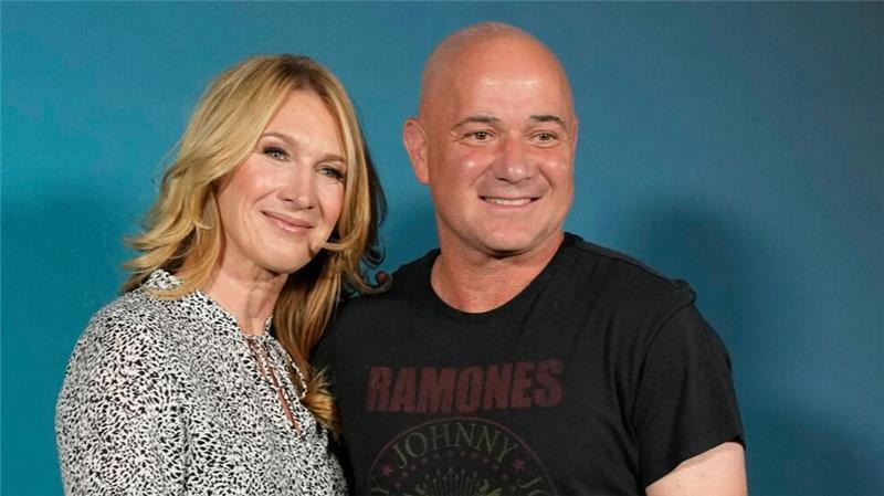 Steffi-Graf-Sohn spielt für deutsches Baseball-Nationalteam Stolze Eltern: Der Sohn von Steffi Graf und Andre Agassi soll erstmals für die deutsche Baseball-Nationalmannschaft spielen.