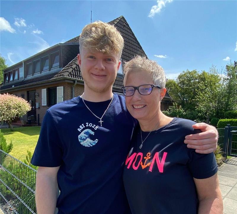 Stolze Mama: Mareike Hennings Sohn Joris hat gerade sein Abitur bestanden.