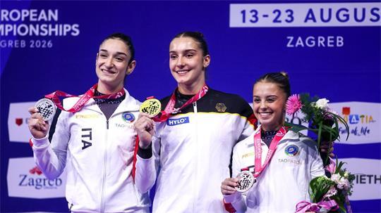 Stolzes Lächeln: Helen Kevric mit ihrer Goldmedaille.