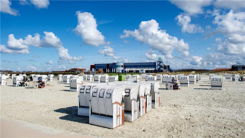 DWD: Nordwesten ist sonnigste Region Deutschlands Strand in Norddeich. Niedersachsen und Bremen sind laut DWD Sonnenstundensieger im März.