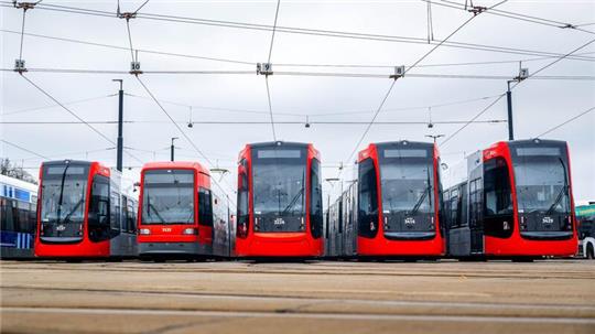 Straßenbahnen stehen auf dem Betriebshof der Bremer Straßenbahn AG (BSAG).