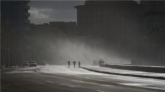 Straßenszene in Kuba