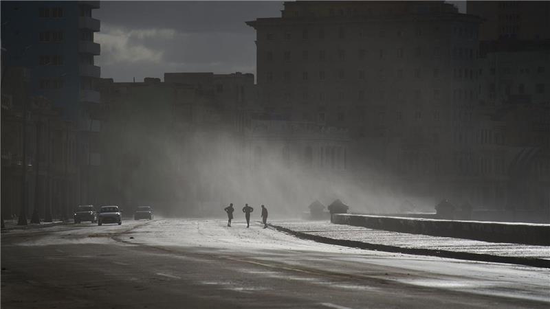 Straßenszene in Kuba