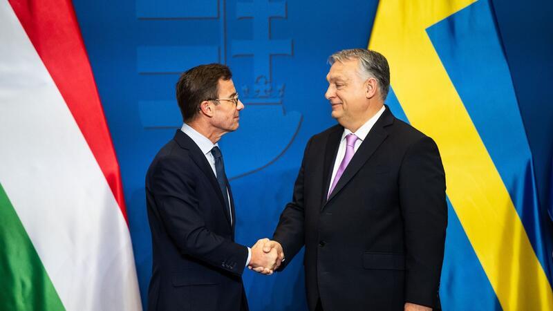 „Ein historischer Tag“: Schwedens Weg in die Nato ist frei Streitigkeiten „in würdiger Weise“ beigelegt: Schwedens Ministerpräsident Ulf Kristersson (l) und Viktor Orban kamen in Budapest zusammen.