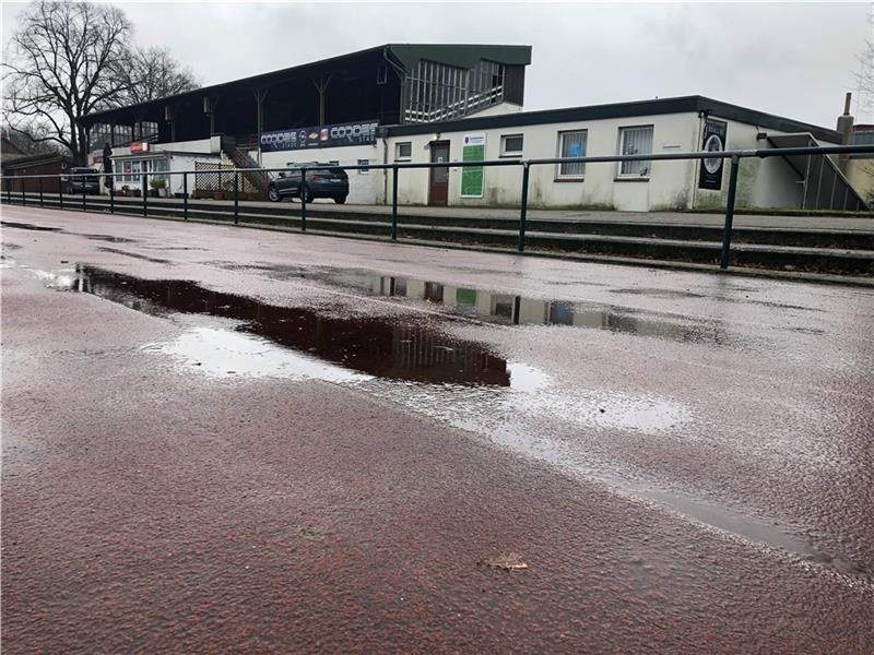 Streitpunkt Tribüne mit dem Güldenstern-Casino: zwischen Abriss und Erhalt. Foto: Strüning