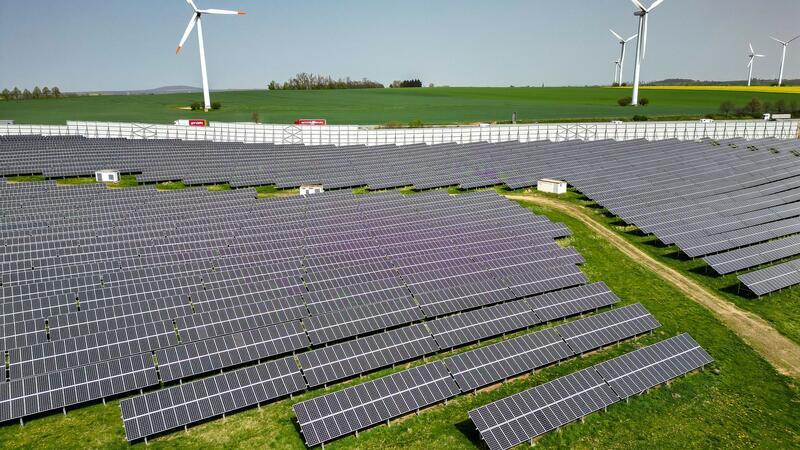 Strom aus erneuerbaren Energien wird immer wichtiger. (Archivbild)