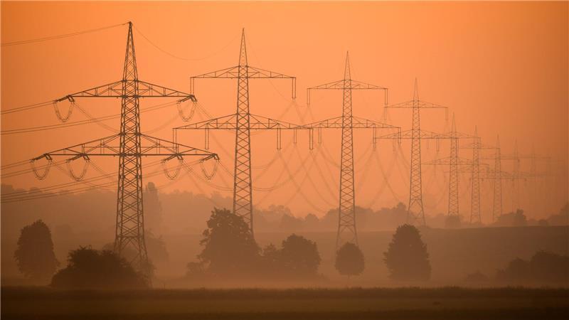 Gas für Verbraucher 80 Prozent teurer als vor Ukraine-Krieg Strom hat sich für Verbraucher mittelfristig ebenfalls stark verteuert (Archivbild)