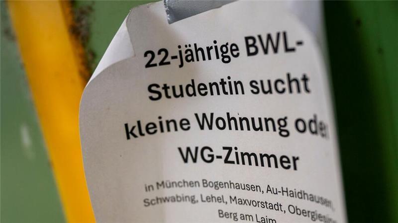 Studentinnen und Studenten auf Wohnungssuche müssen einer aktuellen Studie zufolge immer tiefer in die Tasche greifen. (Symbolbild)