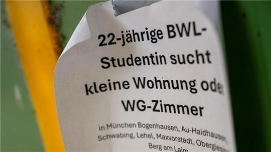 Studentinnen und Studenten auf Wohnungssuche müssen einer aktuellen Studie zufolge immer tiefer in die Tasche greifen. (Symbolbild)