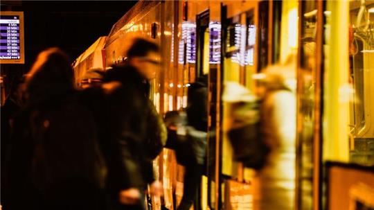 Studien belegen, dass insgesamt mehr Berufstätige pendeln.