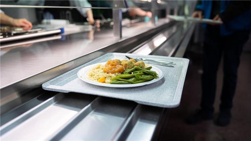 Studierende in Niedersachsen sollen bald wieder ein warmes Mittagessen für 2,50 Euro bekommen. (Archivbild)