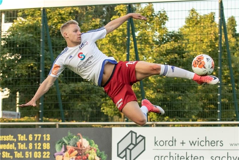 Stürmer Pascal Voigt hat in den Jahren beim VfL Güldenstern Stade in 97 Ligaspielen 78 Tore erzielt. Foto: Jörg Struwe