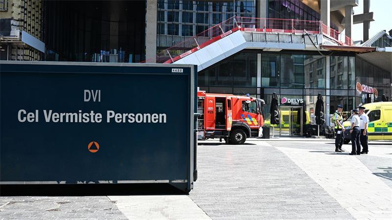 Aufzüge stürzen auf Baustelle in Brüssel ab - Sechs Tote Stundenlang werden mehrere Menschen vermisst.