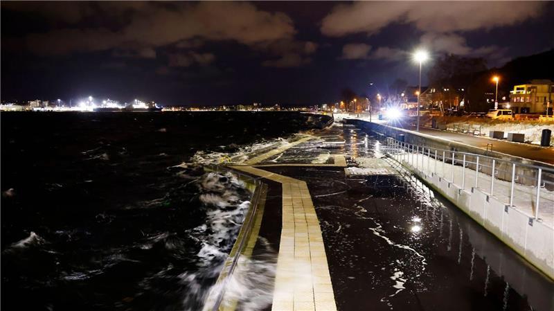 Sturm aus Osten hat viel Wasser in die Buchten und Förden getrieben.