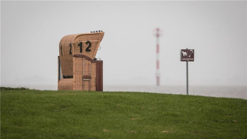 Bilder des Tages Sturmflut-Gefahr an der Nordsee: Regen, Böen und leere Strände