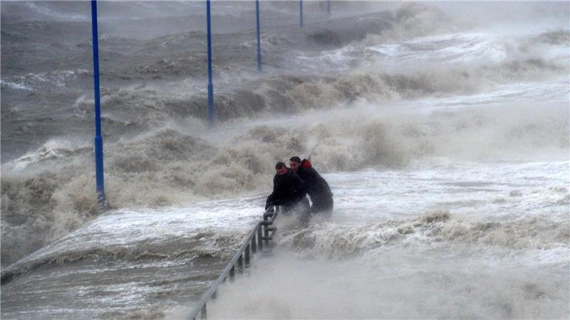 Sturmfluten stellen den Küstenschutz in Schleswig-Holstein vor Herausforderungen. (Archivbild)