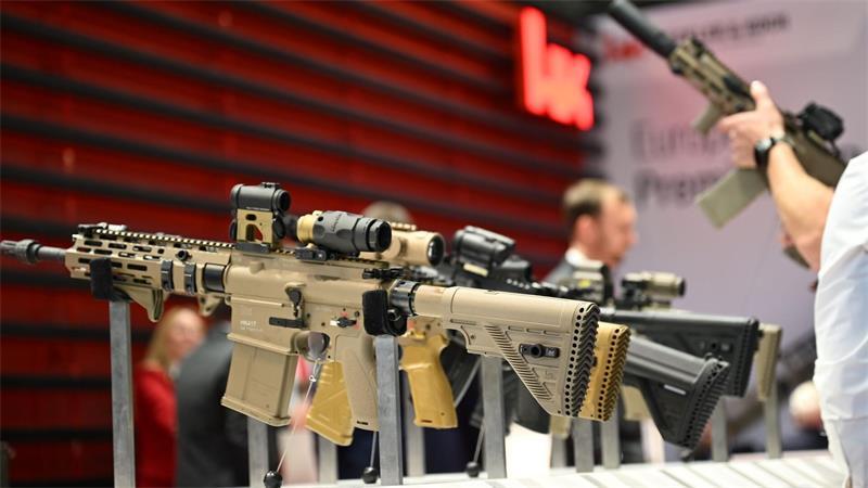 Sturmgewehre, die HK bei der Waffenmesse Eurosatory in Paris vorgestellt hat.