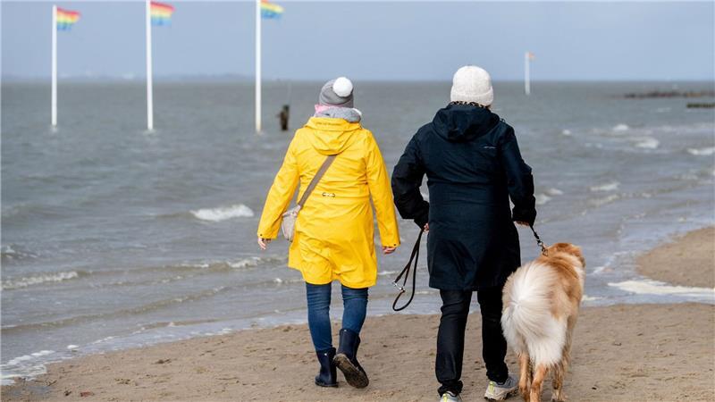 Sturmtief „Joshua“ sorgt für Feuerwehreinsätze im Norden Sturmtief „Joshua“ sorgte für teils schwere Sturmböen an der Nordsee.