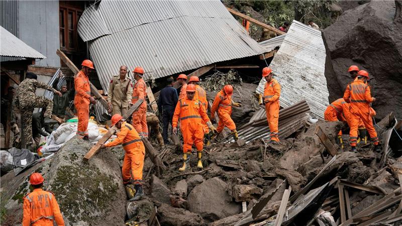 Mehr als 200 Tote nach Sturzfluten in Kaschmir und Pakistan Sturzfluten trafen das Dorf Chositi.