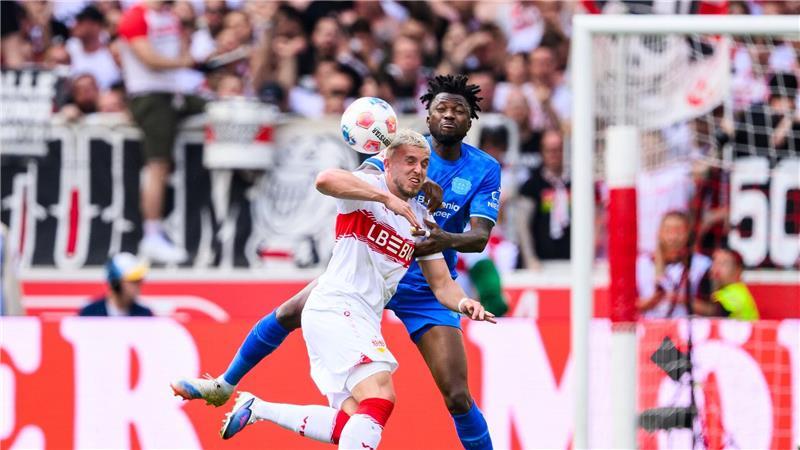 Stuttgarts Ermedin Demirovic (l.) war ein ständiger Unruheherd.