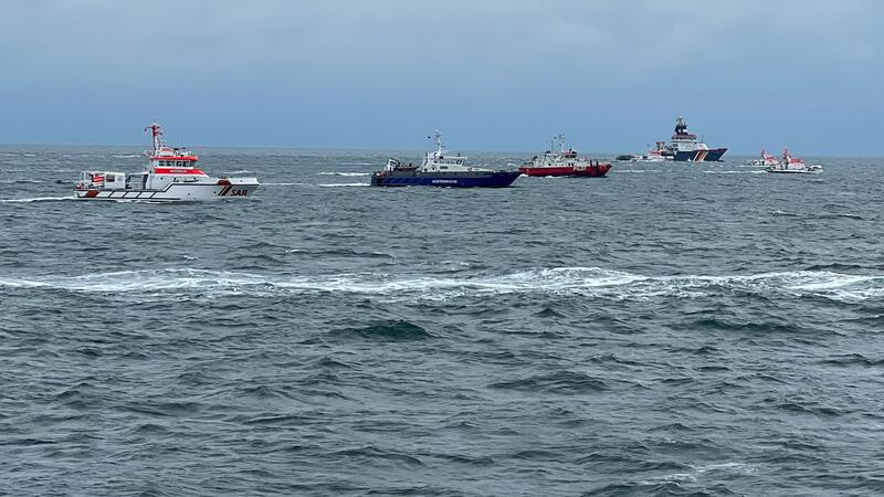Unglück auf See: Vier Einsätze für das Havariekommando aus dem Stader Nachbarkreis Suche nach den vermissten Seeleuten des Frachters "Verity", der am 24.10.23 nach einer Kollision zweier Frachter in der Nordsee gesunken ist.