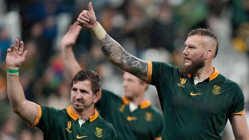 Rugby-WM: Südafrika durchkreuzt Englands perfekten Plan Südafrikas Rg Snyman (r) und Damian de Allende feiern nach dem 16:15-Sieg.