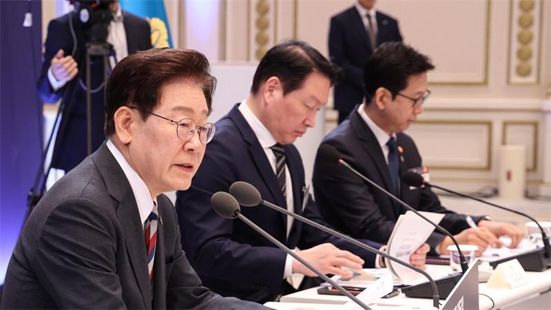 Südkoreas Präsident Lee Jae Myung stellt seinen ambitionierten Investitionsplan vor.