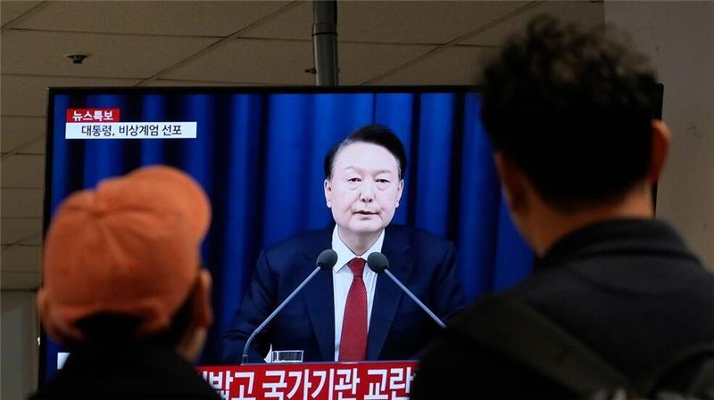 Bericht: Mehrere Minister in Südkorea wollen zurücktreten Südkoreas Präsident Yoon rief das Kriegsrecht aus - und nahm den Beschluss kurz darauf wieder zurück.