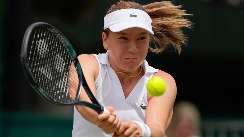 Lulu Sun erste Neuseeländerin im Wimbledon-Achtelfinale Sun ist die erste Neuseeländerin, die es in ein Achtelfinale von Wimbledon geschafft hat.