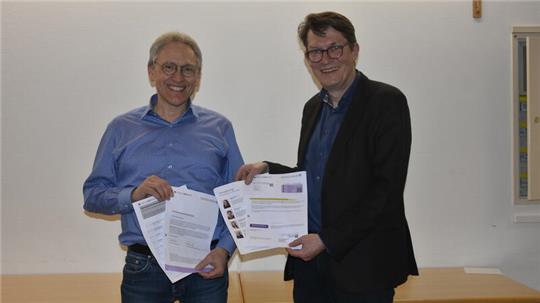 Superintendent Dr. Martin Krarup freut sich, dass sich Menschen wie Dietmar Dunst als Kirchenvorstand zur Wahl stellen.