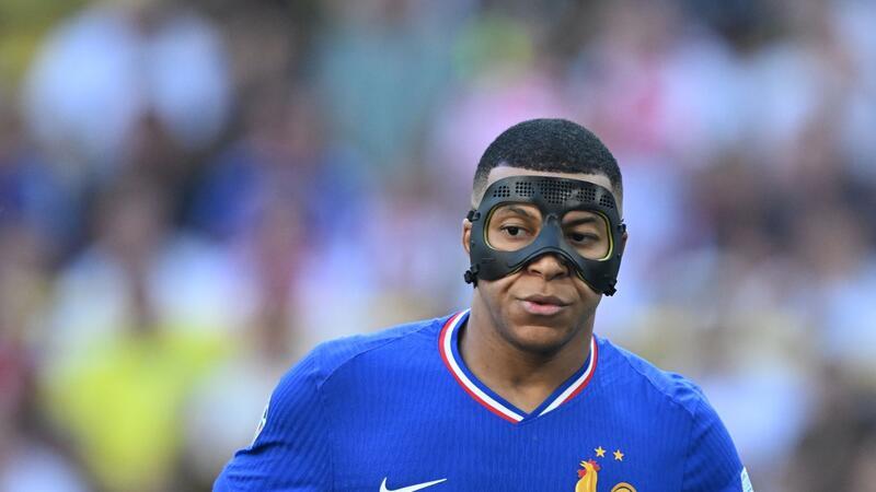 Superstar Kylian Mbappé kehrte im letzten Gruppenspiel der Franzosen in die Startelf zurück - mit Maske.