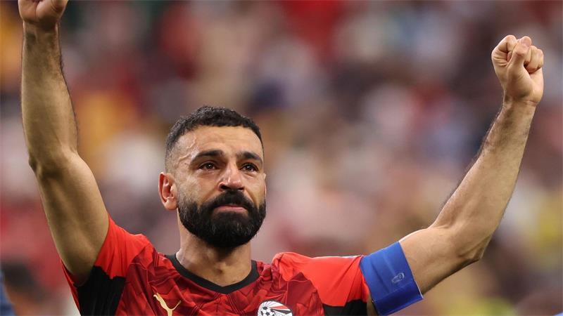 Premierensieg im Elfer-Drama: Salahs Ägypten im Achtelfinale Superstar Mohamed Salah feierte den Einzug ins Achtelfinale mit Tränen in den Augen.