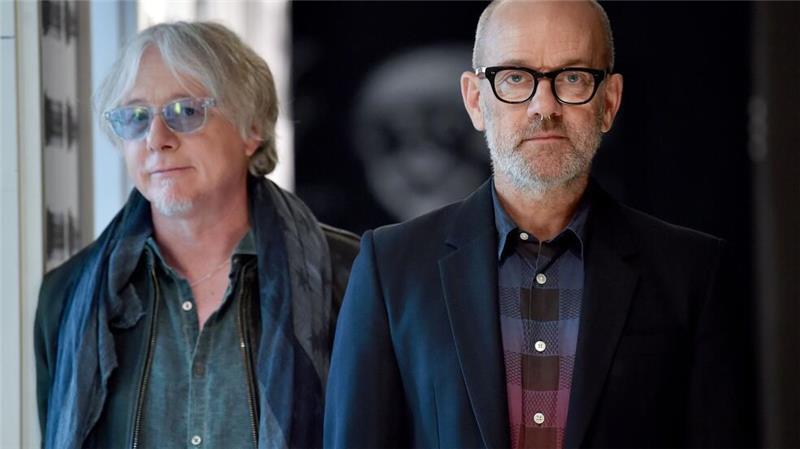 Rockstar außer Dienst - Michael Stipe wird 65 Superstar im Rentenalter: Stipe mit ex-R.E.M.-Bandkollege Mike Mills