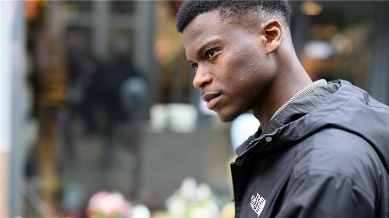 Suraj Mailitafi von der Initiative „Gerechtigkeit für Lorenz“ fordert eine lückenlose Aufklärung der Todesumstände.