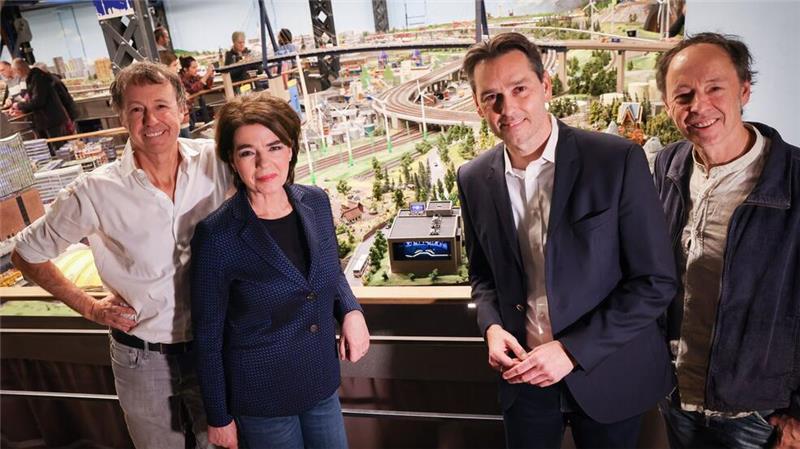 Susanne Daubner löste Jan Hofer (nicht im Bild) im Studio ab.