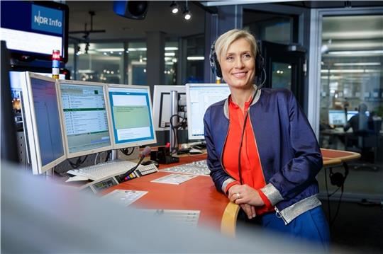 Susanne Stichler im NDR-Studio. Foto: Christian Spielmann/NDR